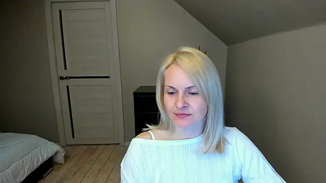 Snapshot of Alicee_Gracee chatting on 02/14/25, 08:59 Alicee Gracee online show from 02/14/25, 08:59