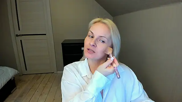 Snapshot of Alicee_Gracee chatting on 02/15/25, 07:28 Alicee Gracee online show from 02/15/25, 07:28