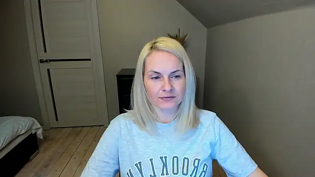 Snapshot of Alicee_Gracee chatting on 02/25/25, 07:03 Alicee Gracee online show from 02/25/25, 07:03