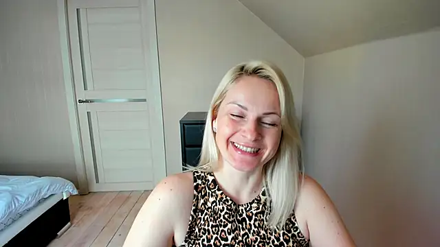Snapshot of Alicee_Gracee chatting on 03/14/25, 08:32 Alicee Gracee online show from 03/14/25, 08:32