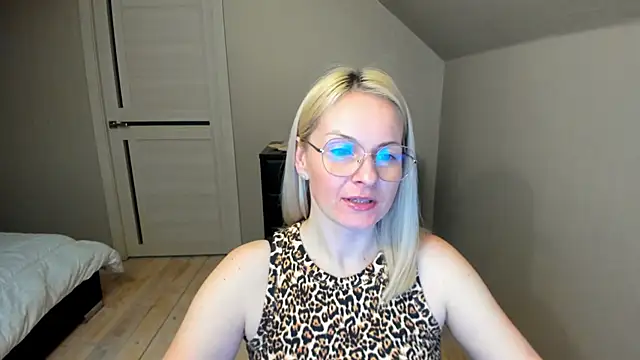 Snapshot of Alicee_Gracee chatting on 03/14/25, 06:07 Alicee Gracee online show from 03/14/25, 06:07