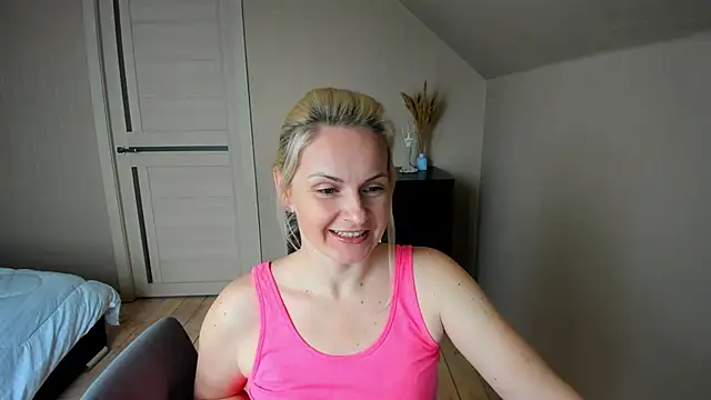 Snapshot of Alicee_Gracee chatting on 03/17/25, 06:00 Alicee Gracee online show from 03/17/25, 06:00