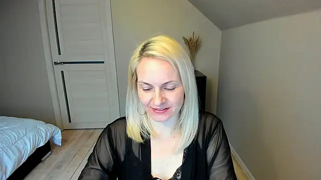 Snapshot of Alicee_Gracee chatting on 03/18/25, 03:42 Alicee Gracee online show from 03/18/25, 03:42