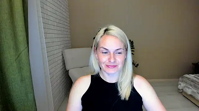 Snapshot of Alicee_Gracee chatting on 09/21/25, 07:48 Alicee Gracee online show from 09/21/25, 07:48