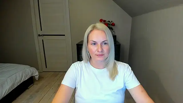 Snapshot of Alicee_Gracee chatting on 10/04/25, 06:28 Alicee Gracee online show from 10/04/25, 06:28