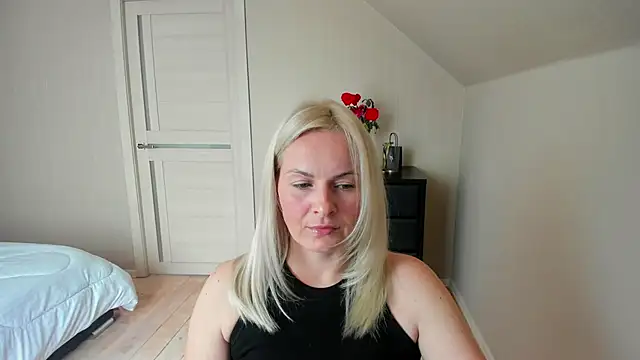 Snapshot of Alicee_Gracee chatting on 10/10/25, 08:02 Alicee Gracee online show from 10/10/25, 08:02
