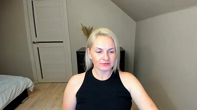 Snapshot of Alicee_Gracee chatting on 10/14/25, 06:52 Alicee Gracee online show from 10/14/25, 06:52