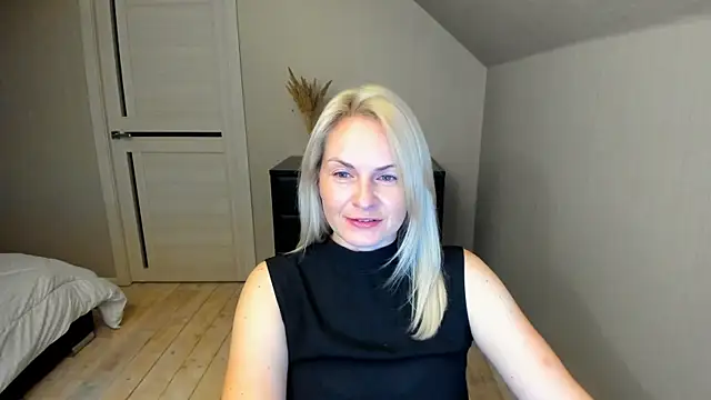 Snapshot of Alicee_Gracee chatting on 10/17/25, 07:38 Alicee Gracee online show from 10/17/25, 07:38