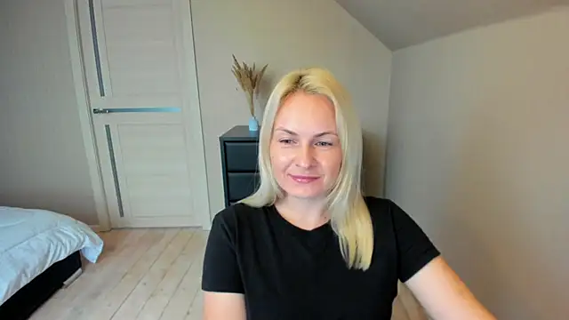 Snapshot of Alicee_Gracee chatting on 10/20/25, 08:48 Alicee Gracee online show from 10/20/25, 08:48