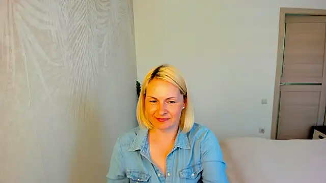 Snapshot of Alicee_Gracee chatting on 05/22/26, 10:43 Alicee Gracee online show from 05/22/26, 10:43