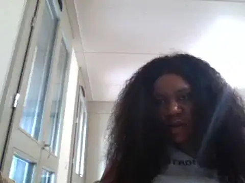 Snapshot of bonbonaumiel chatting on 12/02/24, 11:23 bonbonaumiel online show from 12/02/24, 11:23