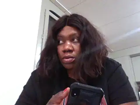 Snapshot of bonbonaumiel chatting on 12/27/24, 04:21 bonbonaumiel online show from 12/27/24, 04:21