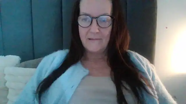 Snapshot of Tillieuk chatting on 05/11/26, 01:17 Tillieuk online show from 05/11/26, 01:17