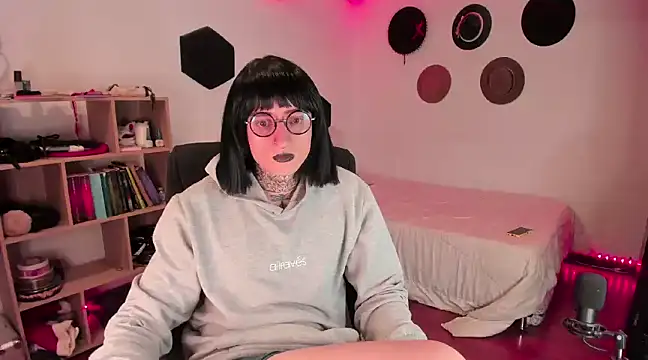 ShiiraVelkor online show from 12/14/24, 11:29