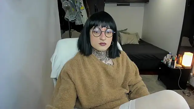 ShiiraVelkor online show from 09/26/25, 09:46