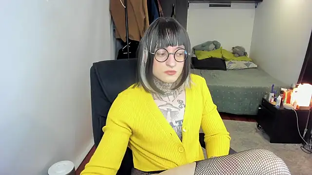 ShiiraVelkor online show from 11/15/25, 09:54