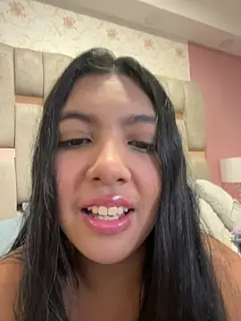 Snapshot of nicole_fisherr chatting on 04/15/26, 06:42 nicole fisherr online show from 04/15/26, 06:42