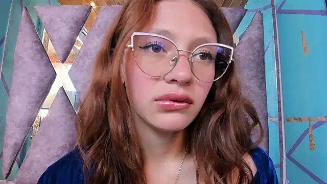 Snapshot of LARICSABLUE chatting on 01/22/25, 10:50 LARICSABLUE online show from 01/22/25, 10:50