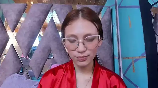 Snapshot of LARICSABLUE chatting on 03/06/25, 01:48 LARICSABLUE online show from 03/06/25, 01:48