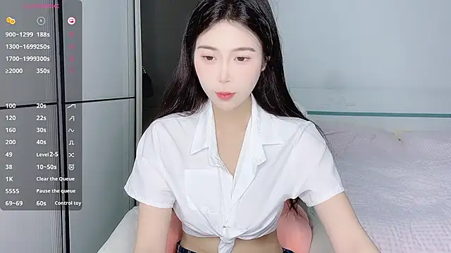 Snapshot of White-Star chatting on 12/27/24, 04:21 White-Star online show from 12/27/24, 04:21