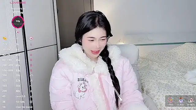 Snapshot of White-Star chatting on 01/12/25, 12:49 White-Star online show from 01/12/25, 12:49