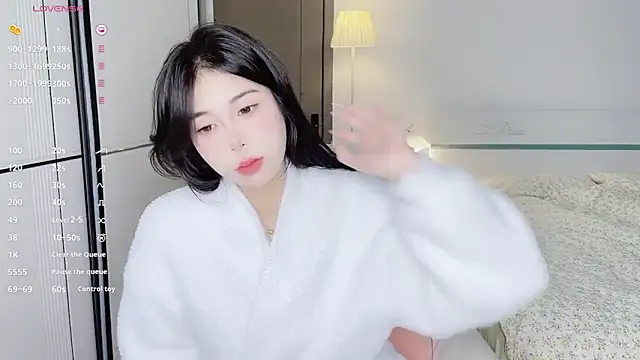 Snapshot of White-Star chatting on 01/18/25, 07:37 White-Star online show from 01/18/25, 07:37