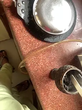 Snapshot of satrr_xxx chatting on 10/16/25, 02:23 satrr xxx online show from 10/16/25, 02:23