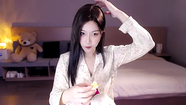 Lucky-baby online show from 12/15/24, 02:48