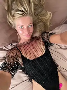 Snapshot of -OliWow- chatting on 02/08/26, 06:06 -OliWow- online show from 02/08/26, 06:06