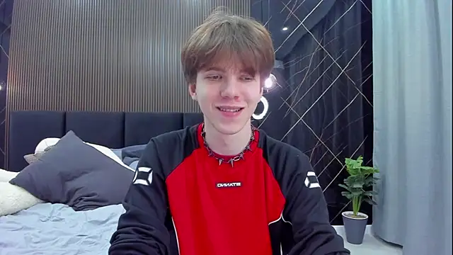 Snapshot of braxiboy chatting on 02/08/25, 08:21 braxiboy online show from 02/08/25, 08:21