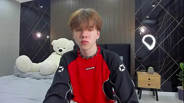 Snapshot of braxiboy chatting on 02/12/25, 12:22 braxiboy online show from 02/12/25, 12:22