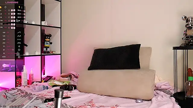 Snapshot of viamoon chatting on 01/18/26, 03:54 viamoon online show from 01/18/26, 03:54