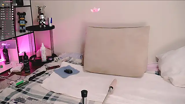 Snapshot of viamoon chatting on 02/18/26, 03:35 viamoon online show from 02/18/26, 03:35