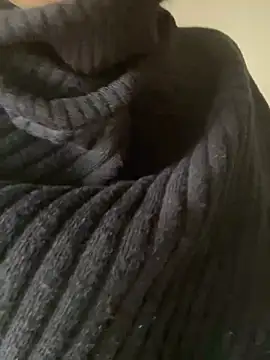 Snapshot of Bella0815 chatting on 12/15/24, 07:13 Bella0815 online show from 12/15/24, 07:13