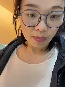 Snapshot of Bella0815 chatting on 12/29/24, 12:23 Bella0815 online show from 12/29/24, 12:23