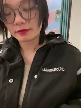 Snapshot of Bella0815 chatting on 03/01/25, 08:13 Bella0815 online show from 03/01/25, 08:13