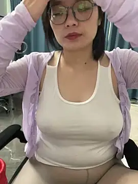 Snapshot of Bella0815 chatting on 03/09/25, 06:17 Bella0815 online show from 03/09/25, 06:17