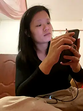 Snapshot of Bella0815 chatting on 12/01/25, 12:10 Bella0815 online show from 12/01/25, 12:10