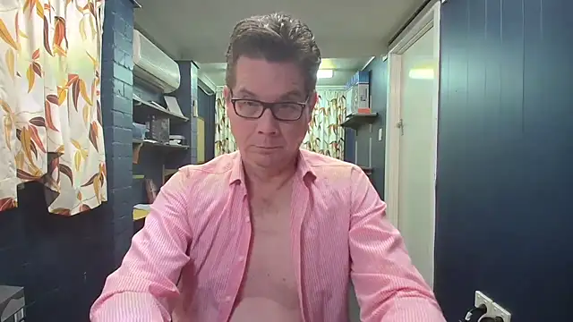 tilobinder online show from 11/08/25, 03:12