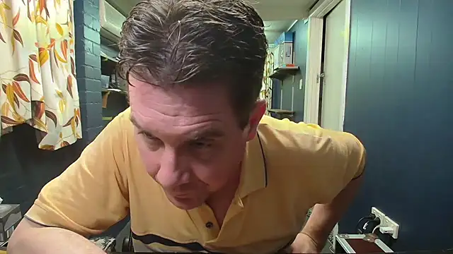 tilobinder online show from 11/25/25, 02:17