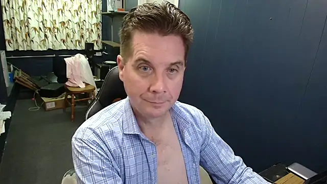 Snapshot of tilobinder chatting on 04/11/26, 04:00 tilobinder online show from 04/11/26, 04:00