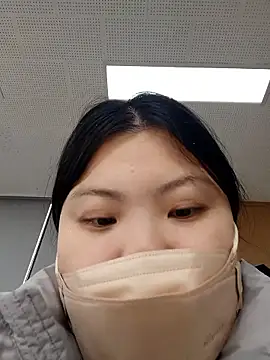 hello098712 online show from 11/17/25, 03:23