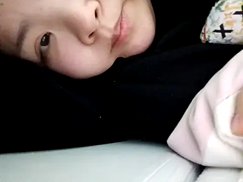 hello098712 online show from 02/15/26, 12:14