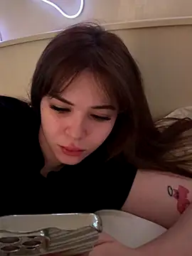 Snapshot of CutiePie3 chatting on 11/29/25, 07:33 CutiePie3 online show from 11/29/25, 07:33