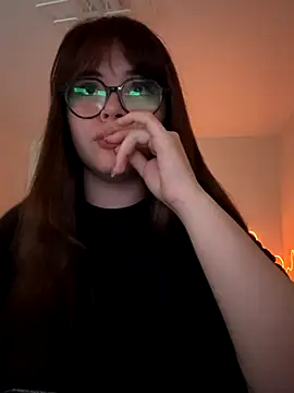 Snapshot of CutiePie3 chatting on 12/03/25, 06:32 CutiePie3 online show from 12/03/25, 06:32