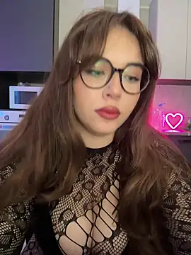 Snapshot of CutiePie3 chatting on 12/20/25, 09:00 CutiePie3 online show from 12/20/25, 09:00