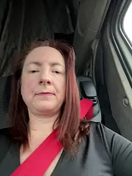 Snapshot of LouiseTswing chatting on 12/21/24, 10:06 LouiseTswing online show from 12/21/24, 10:06