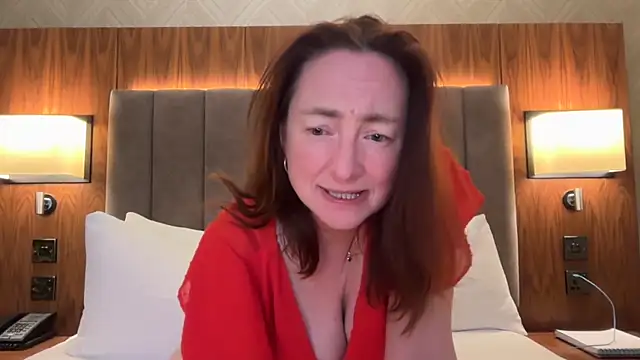 Snapshot of LouiseTswing chatting on 01/03/25, 07:07 LouiseTswing online show from 01/03/25, 07:07