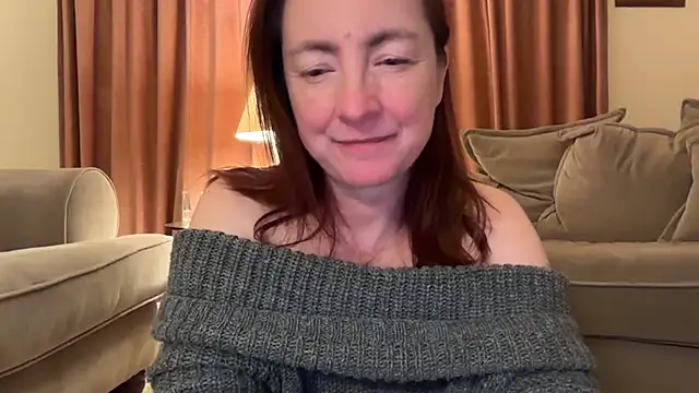 Snapshot of LouiseTswing chatting on 01/10/25, 11:18 LouiseTswing online show from 01/10/25, 11:18