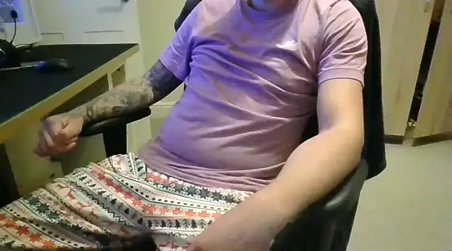 Snapshot of realityyshowww chatting on 12/30/24, 06:05 realityyshowww online show from 12/30/24, 06:05